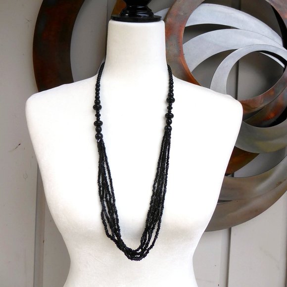Black Multi-strand Shell like Necklace - Picture 1 of 3